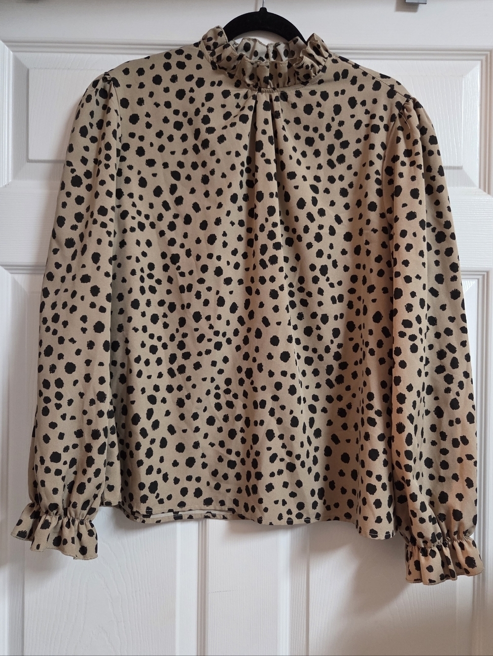 Womenās Ruffle Neck Long Sleeve Blouse - Beige with Black Spot Print Size XXL